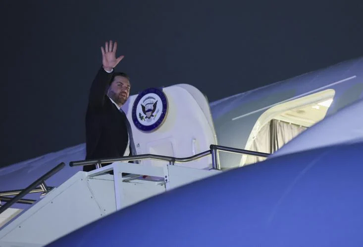 After years of firm support, 10 days upended the US approach to Ukraine